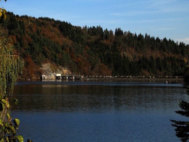 Blick zum Staudamm