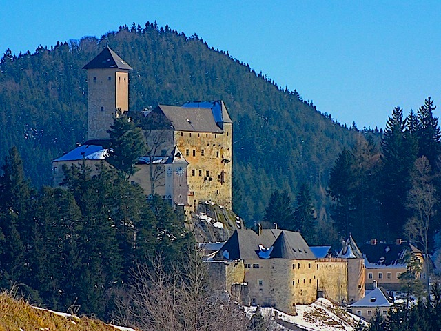 Blick zur Burg