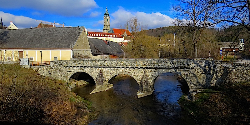 Stift Zwettl - romanische Brücke über den Kamp